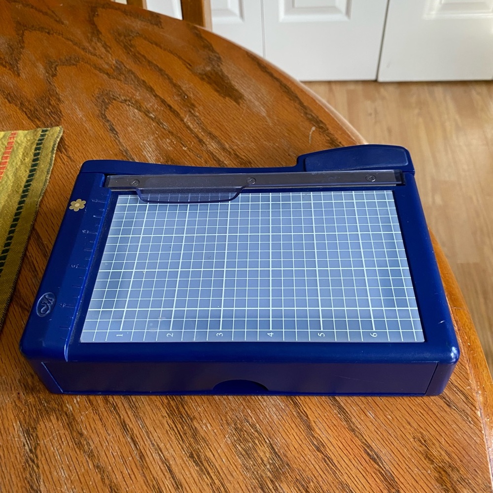 Creative Memories Trimmer with Drawer